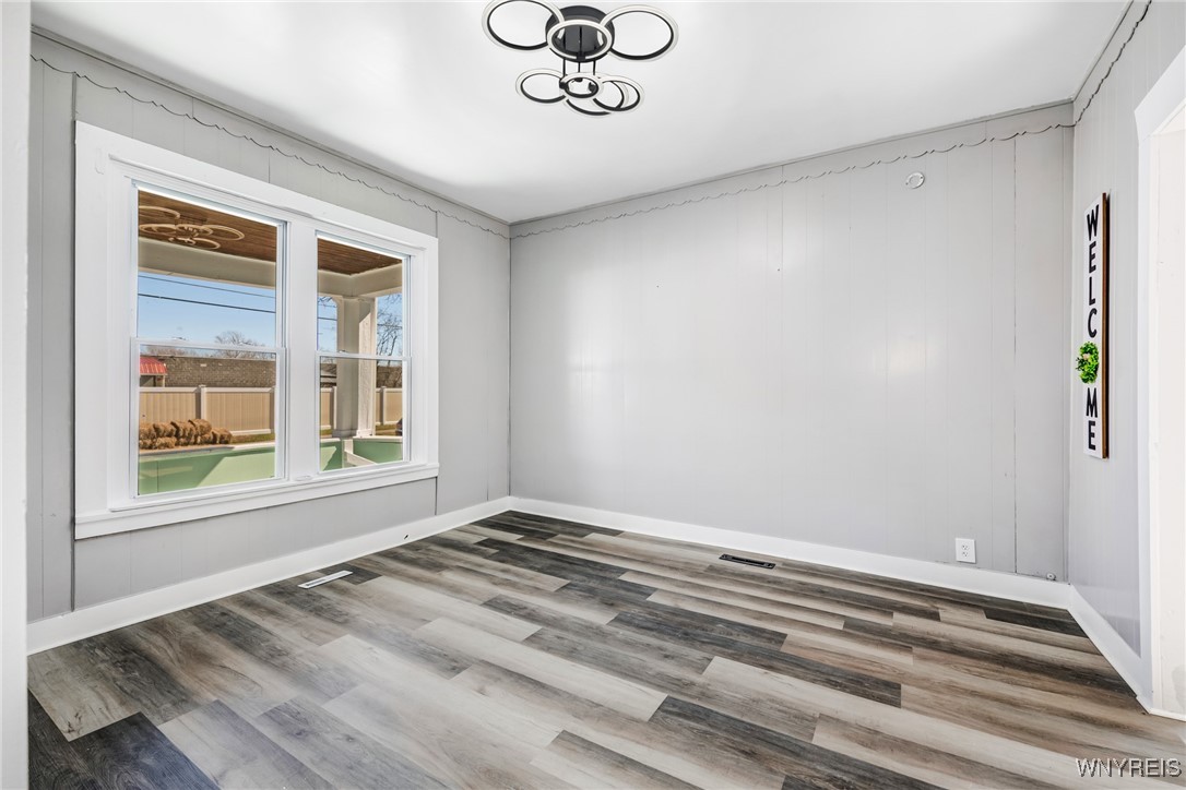 34 Rogers Avenue Buffalo, NY 14211 - Photo 8 of 47