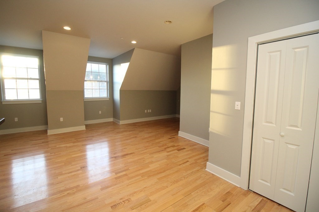 1 Powder Mill Square, Unit 404A Andover, MA 01810 - Photo 12 of 34