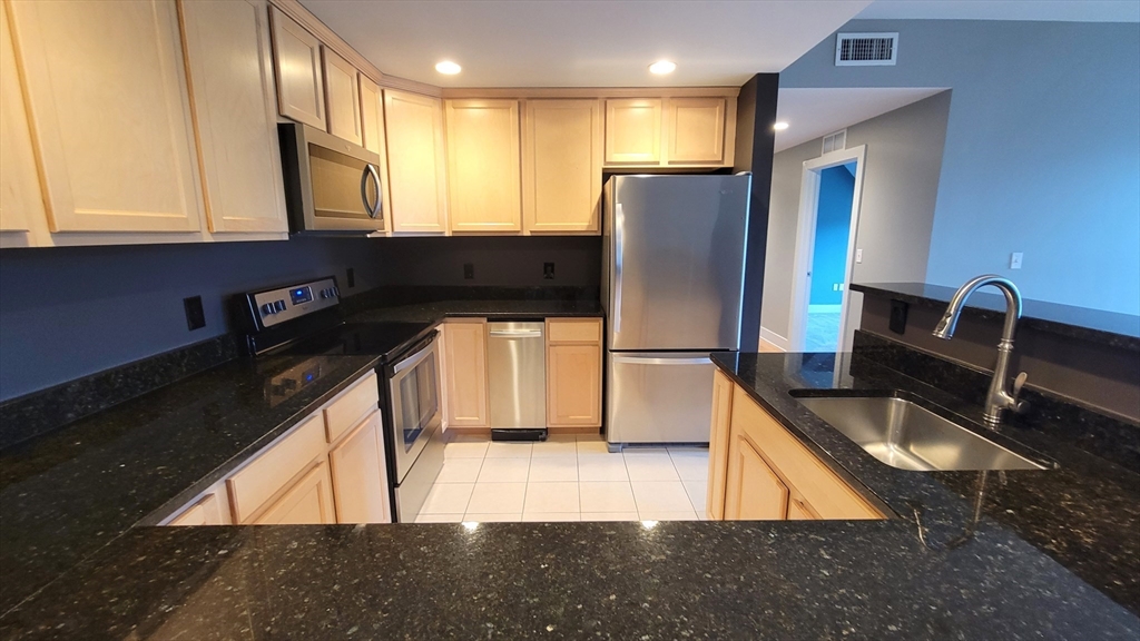 1 Powder Mill Square, Unit 404A Andover, MA 01810 - Photo 2 of 34