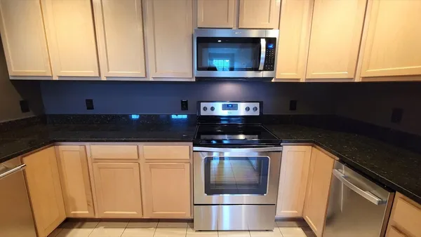 $3,000 | 1 Powder Mill Square, Unit 404A, Andover, MA 01810
