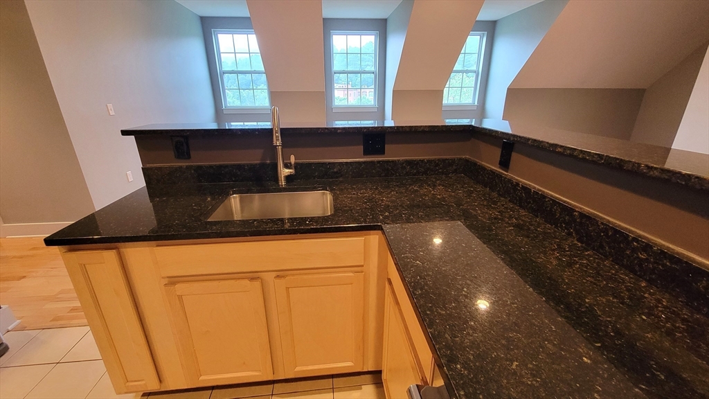 1 Powder Mill Square, Unit 404A Andover, MA 01810 - Photo 4 of 34