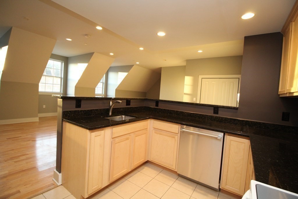 1 Powder Mill Square, Unit 404A Andover, MA 01810 - Photo 5 of 34