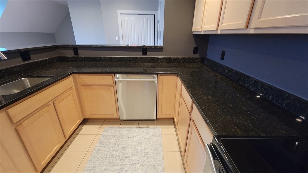 1 Powder Mill Square, Unit 404A Andover, MA 01810 - Photo 6 of 34