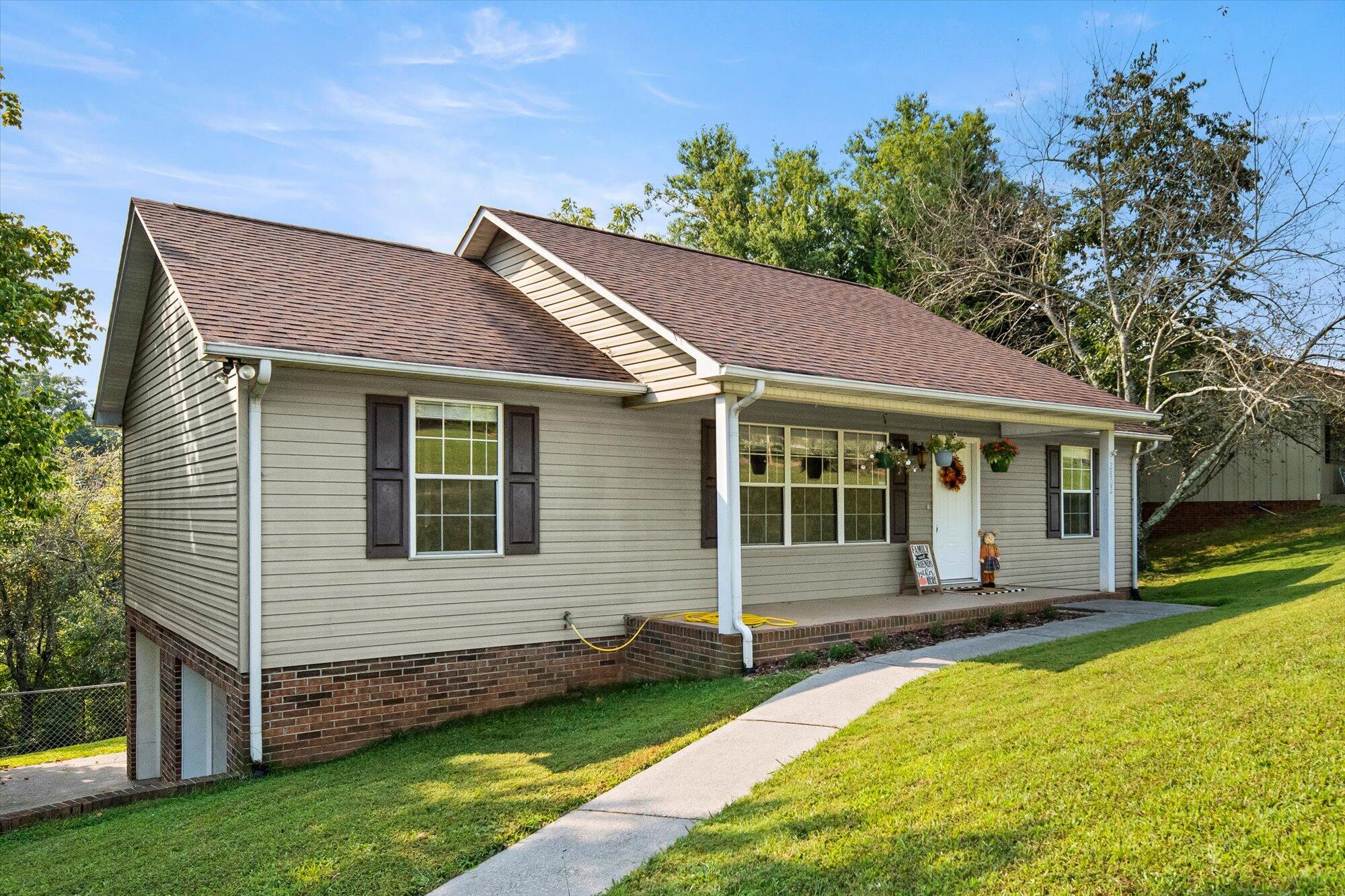 2802 Ridgeview Drive Maryville, TN 37801 - Photo 1 of 24 2802 Ridgeview Dr