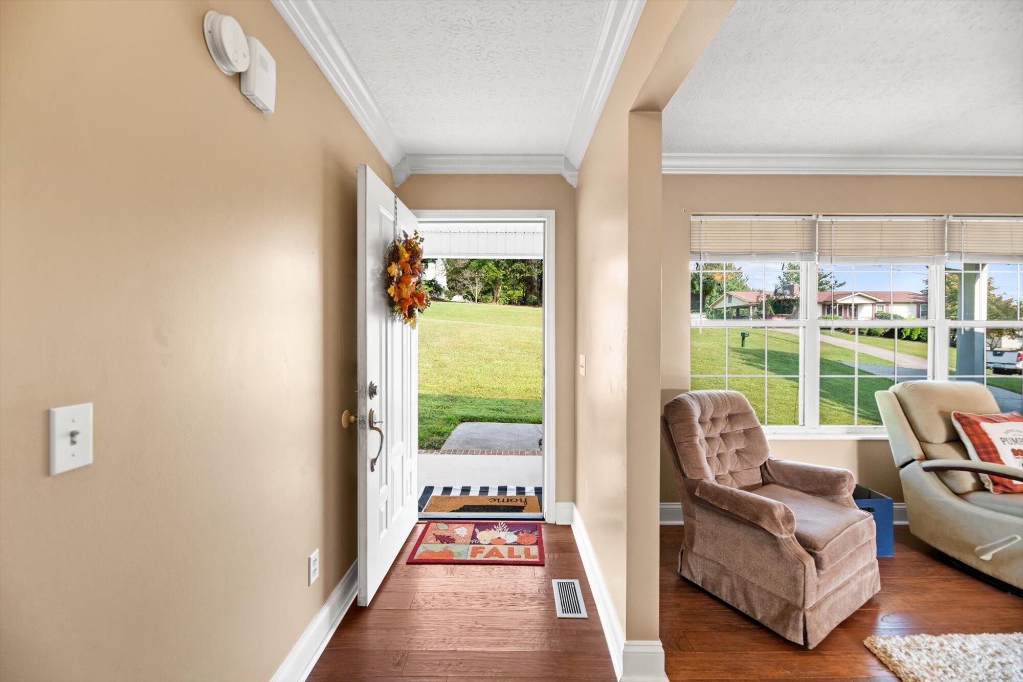 2802 Ridgeview Drive Maryville, TN 37801 - Photo 3 of 24 Welcoming entrance