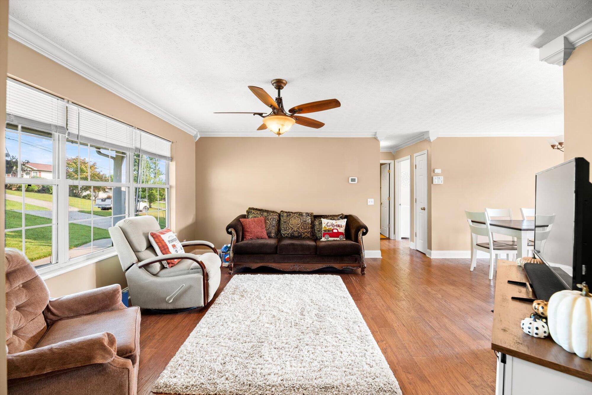 2802 Ridgeview Drive Maryville, TN 37801 - Photo 4 of 24 Let's make this your home!