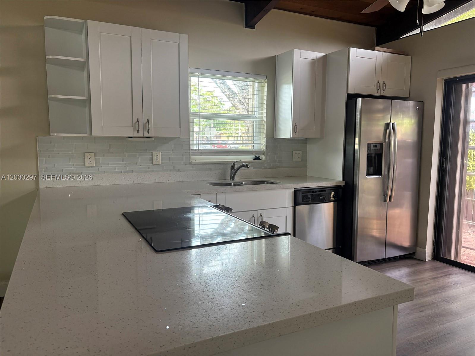 100 Gate Road, Unit 363 Hollywood, FL 33024 - Photo 4 of 32 Modern open concept