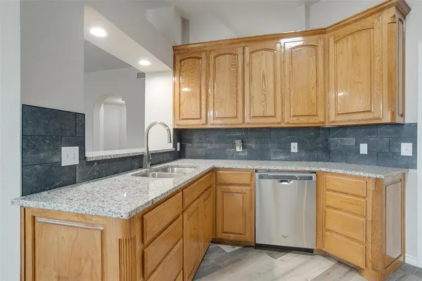$2,000 | 402 Ranch Road, Granbury, TX 76049