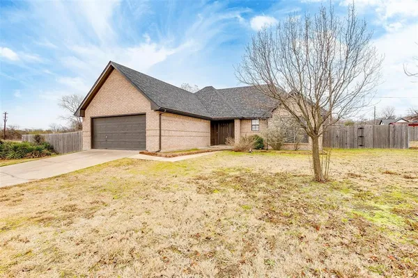 $2,000 | 402 Ranch Road, Granbury, TX 76049