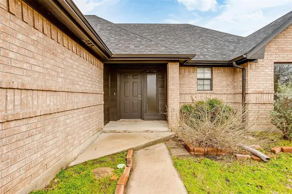 $2,000 | 402 Ranch Road, Granbury, TX 76049