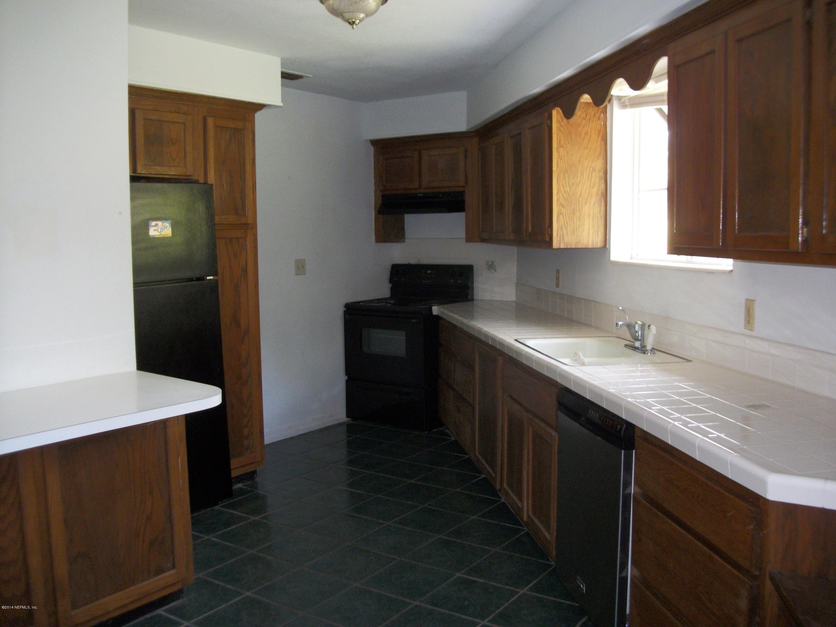 5149 Buckhead Road Middleburg, FL 32068 - Photo 6 of 21 Kitchen