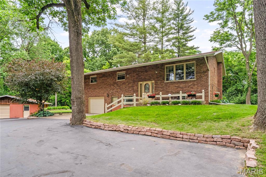 1209 Eiler Road Belleville, IL 62223 - Photo 2 of 47