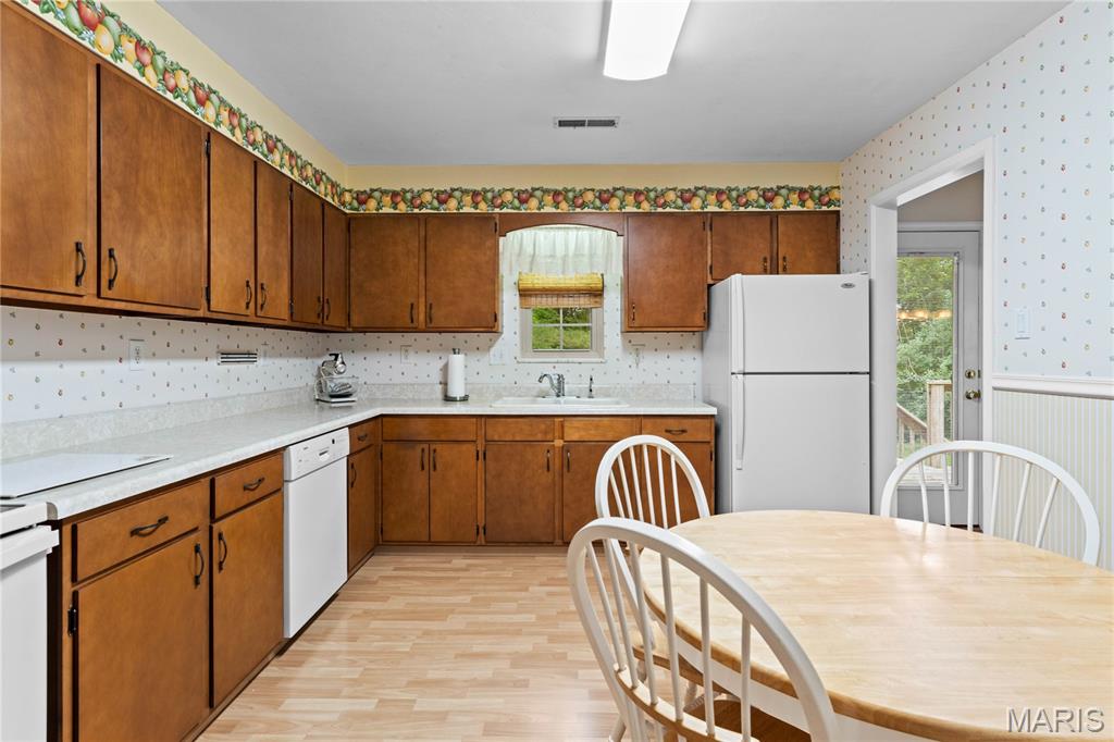 1209 Eiler Road Belleville, IL 62223 - Photo 27 of 47