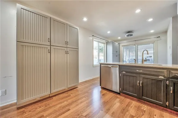 $875,000 | 1040 South Wyckford Street, Olathe, KS 66061