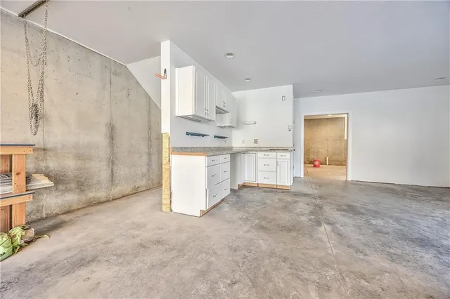 $1,000,000 | 1040 South Wyckford Street, Olathe, KS 66061