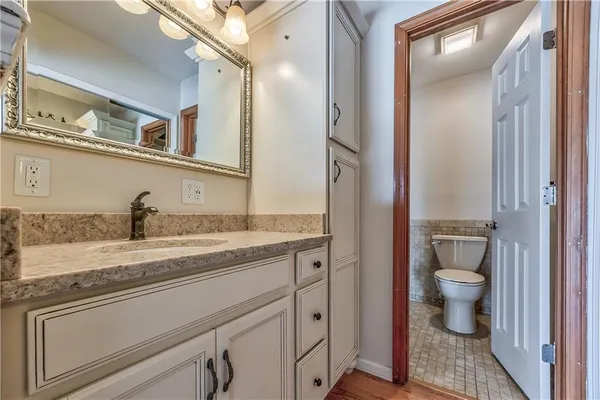 $875,000 | 1040 South Wyckford Street, Olathe, KS 66061