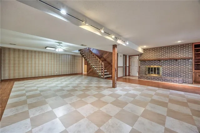 $925,000 | 1040 South Wyckford Street, Olathe, KS 66061