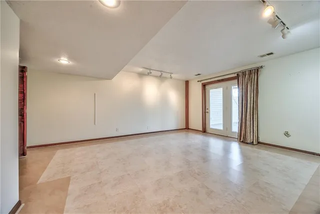 $1,000,000 | 1040 South Wyckford Street, Olathe, KS 66061