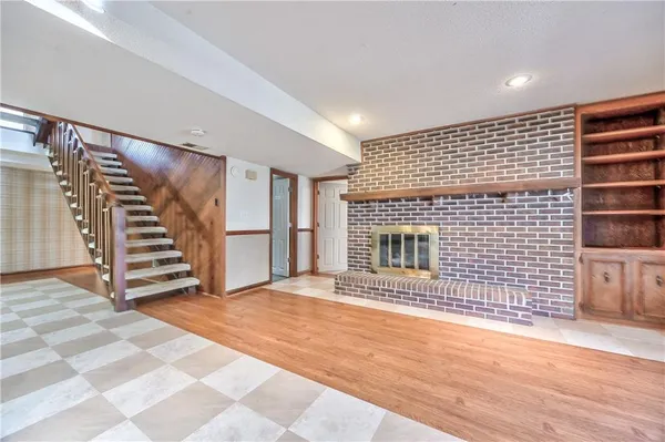 $875,000 | 1040 South Wyckford Street, Olathe, KS 66061