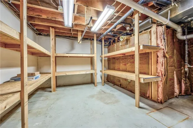 $925,000 | 1040 South Wyckford Street, Olathe, KS 66061