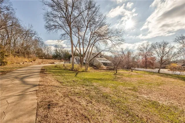 $925,000 | 1040 South Wyckford Street, Olathe, KS 66061