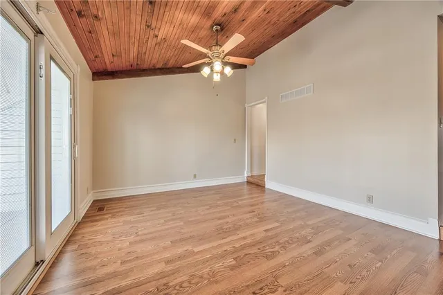 $1,000,000 | 1040 South Wyckford Street, Olathe, KS 66061