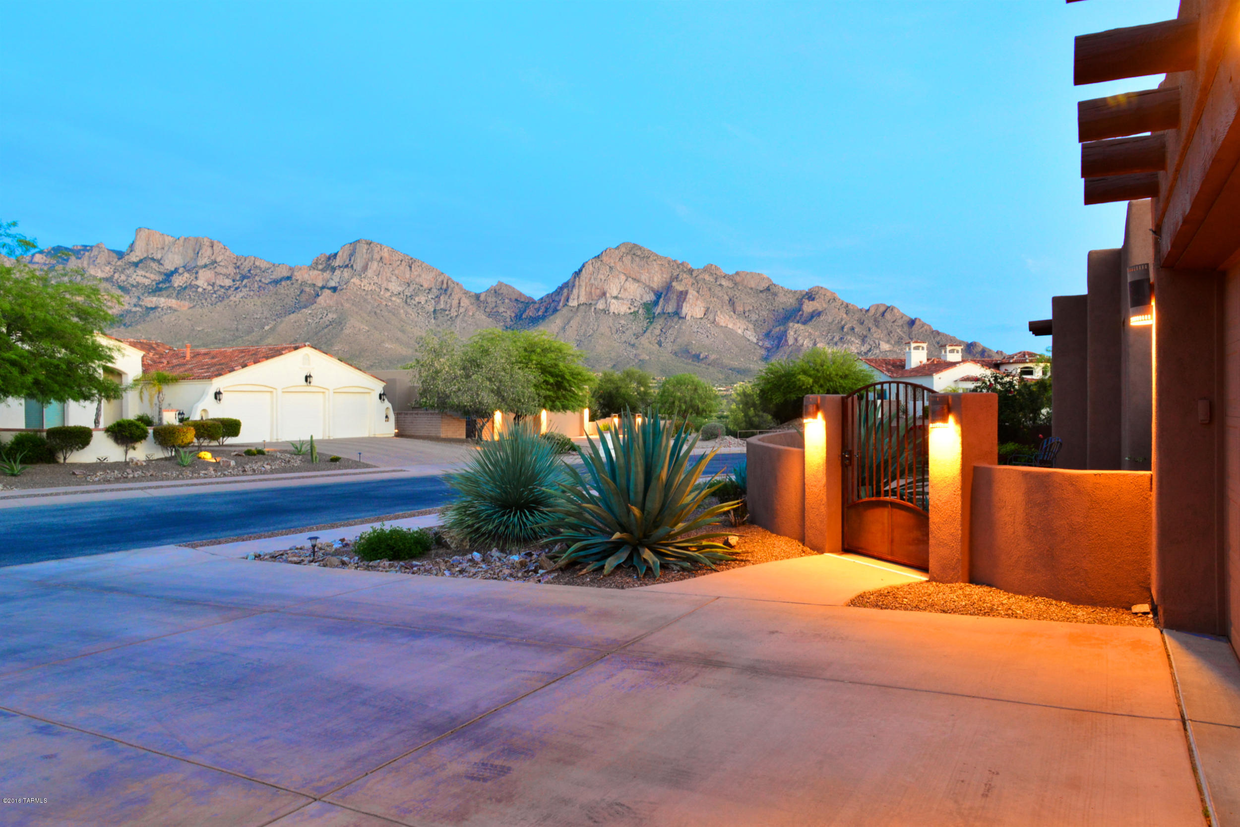 10857 North Pusch Ridge View Place Tucson, AZ 85737 - Photo 3 of 45