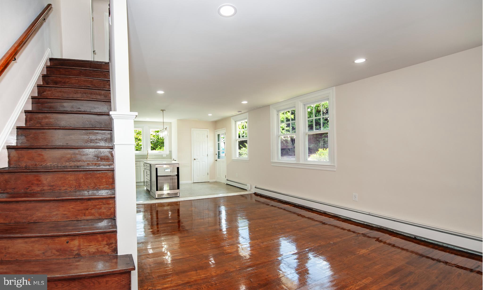 440 St Davids Avenue Wayne, PA 19087 - Photo 3 of 20