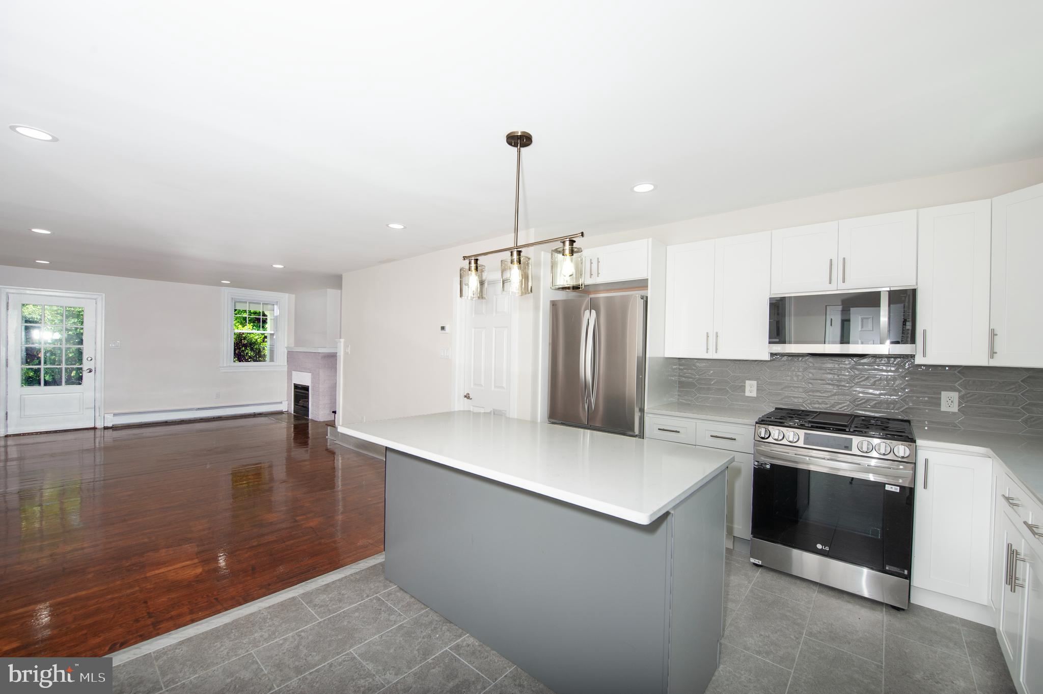 440 St Davids Avenue Wayne, PA 19087 - Photo 4 of 20