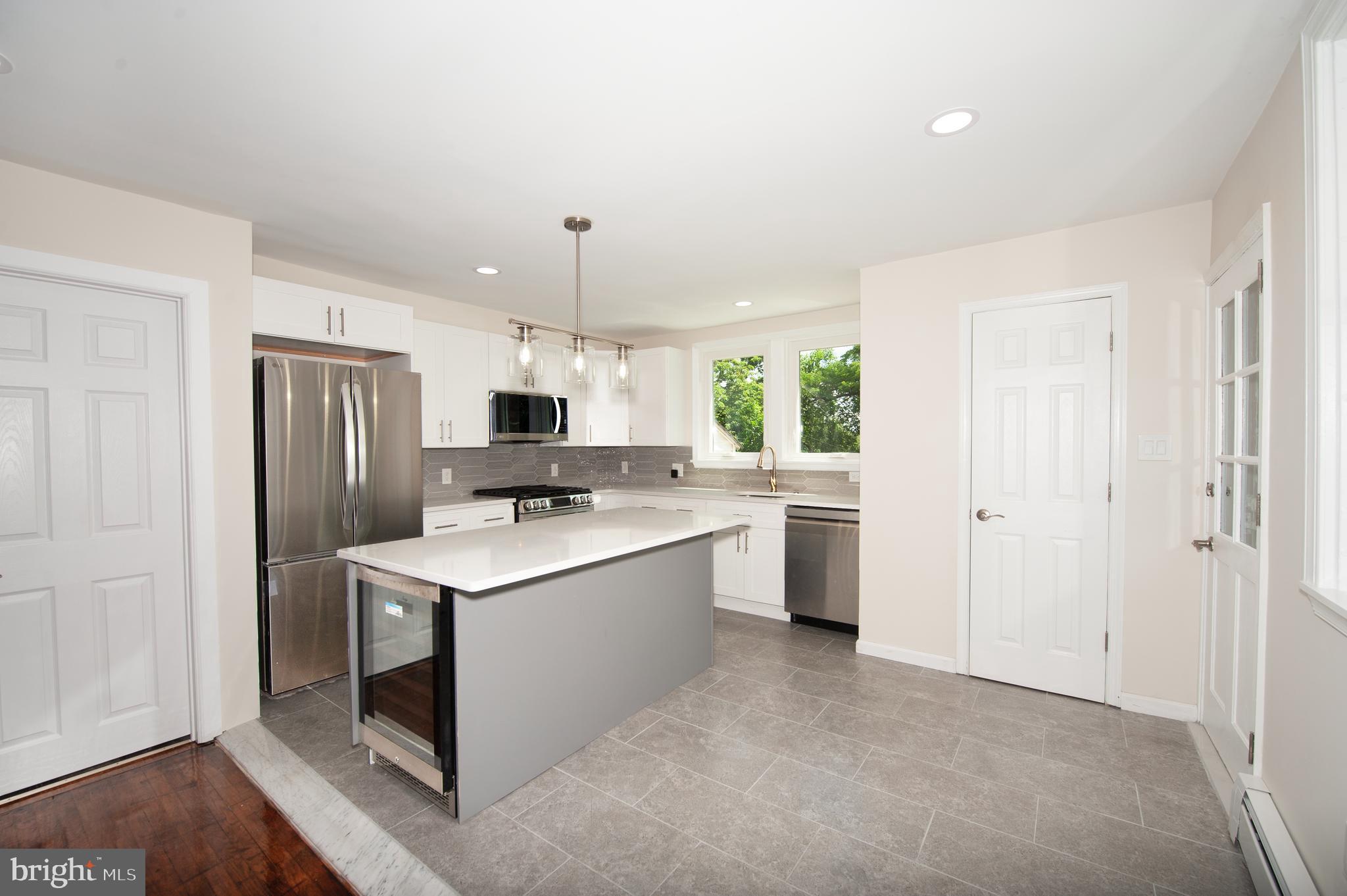 440 St Davids Avenue Wayne, PA 19087 - Photo 5 of 20