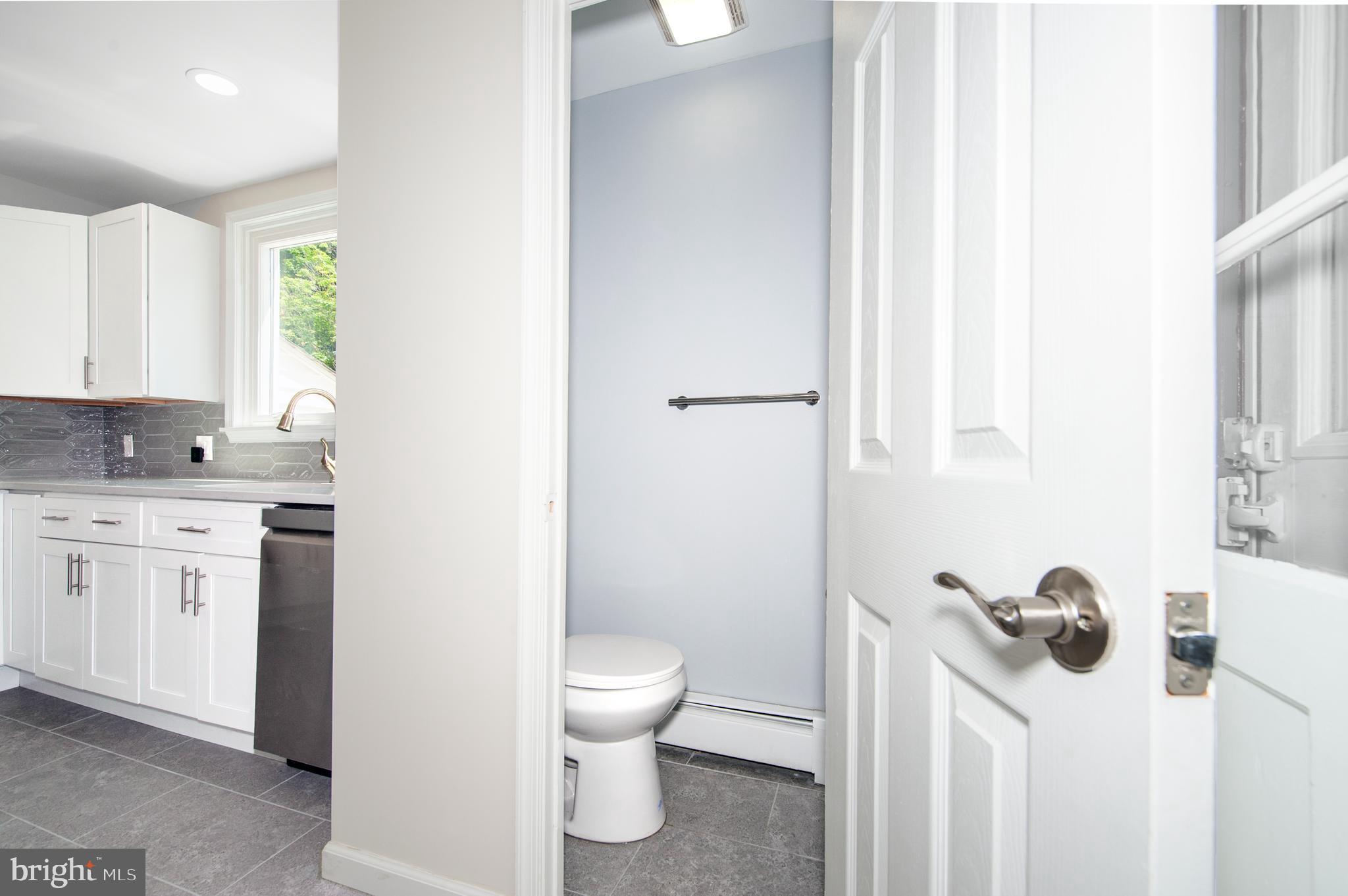 440 St Davids Avenue Wayne, PA 19087 - Photo 7 of 20