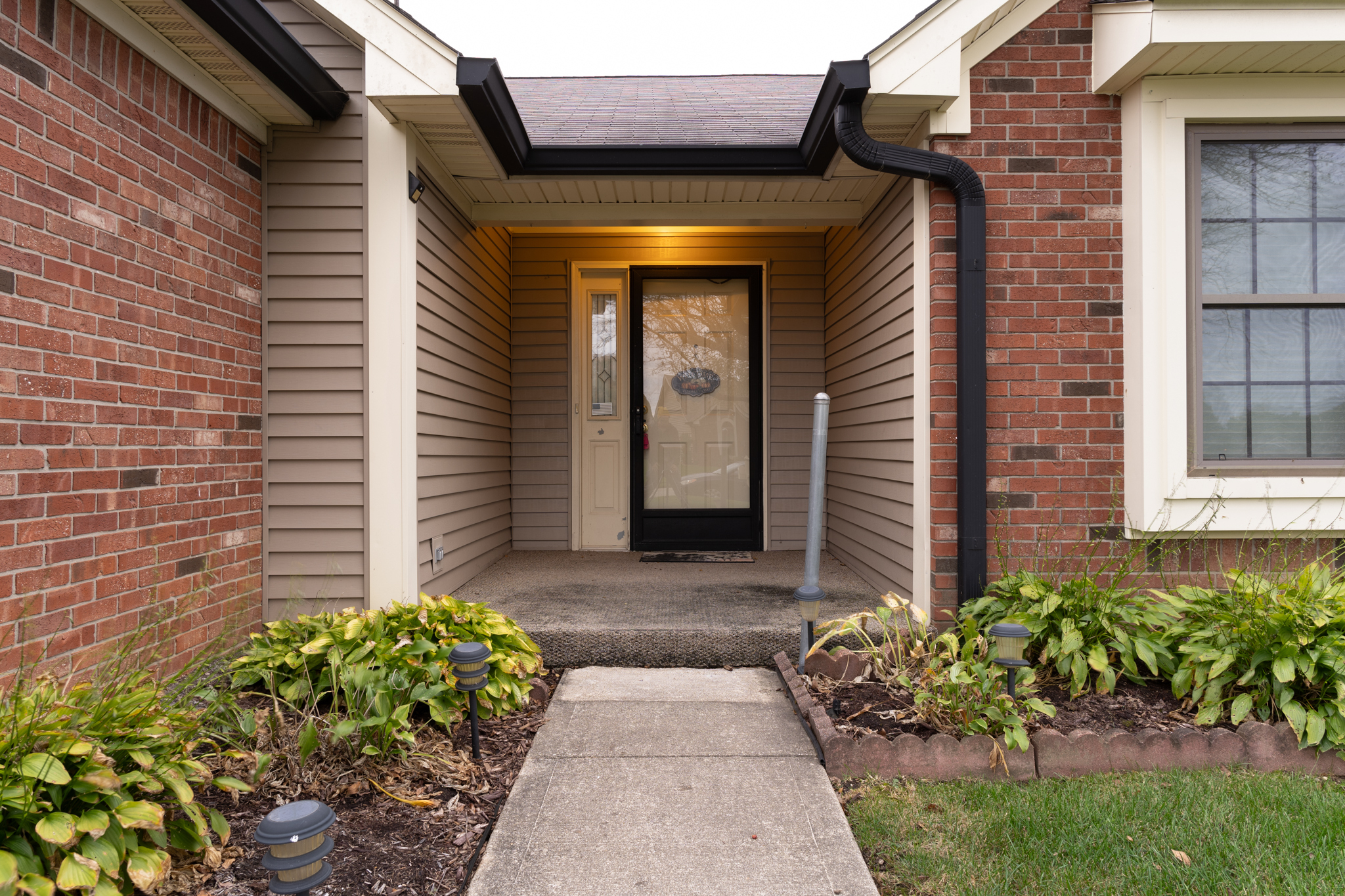 171 President Trail East Indianapolis, IN 46229 - Photo 4 of 37