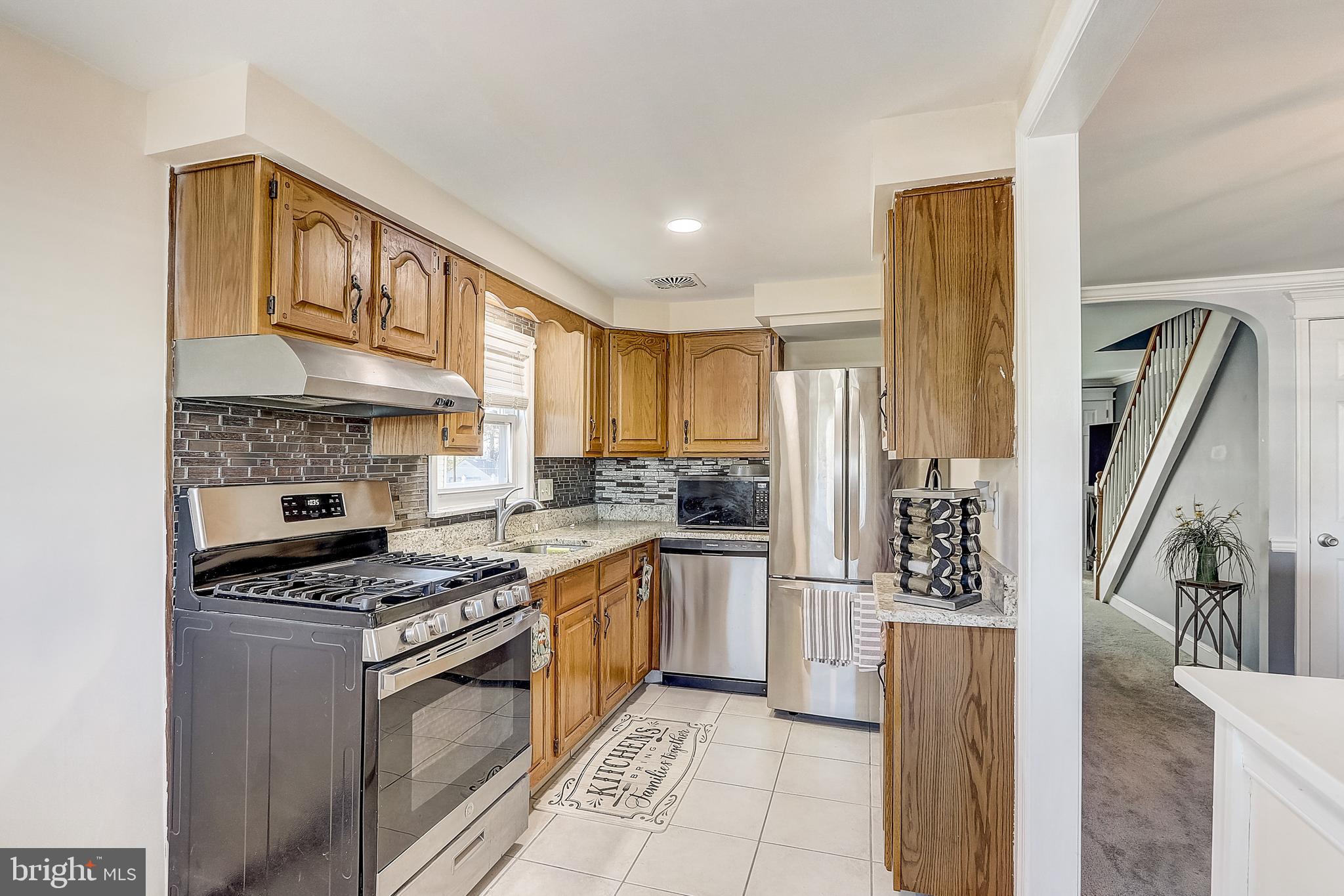 2818 Shelly Road Philadelphia, PA 19152 - Photo 8 of 29 Gallery Image 8