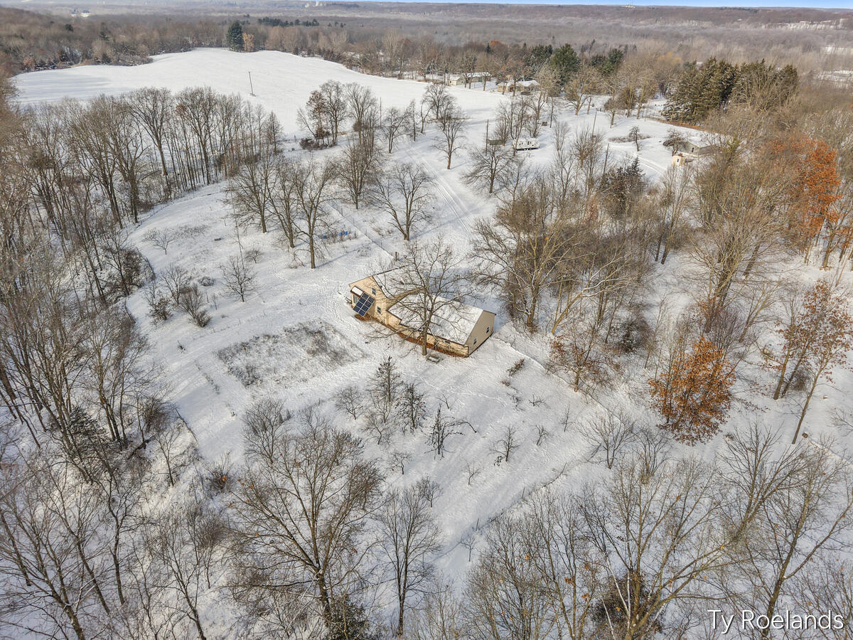 1067 Somers Road Lyons, MI 48851 - Photo 2 of 28 1067-Somers_204