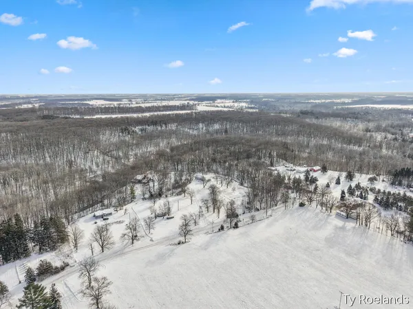 $299,900 | 1067 Somers Road, Lyons, MI 48851