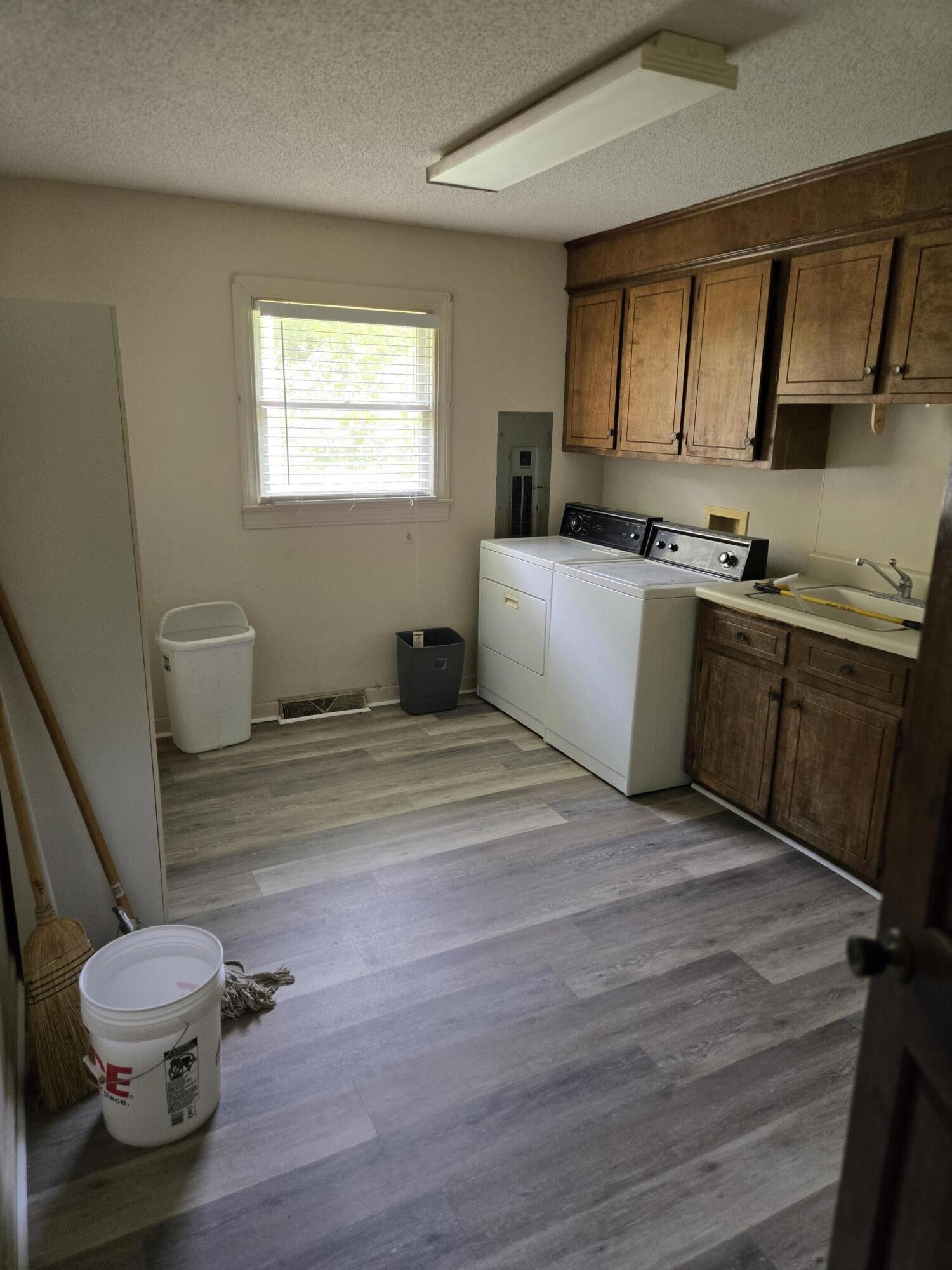 224 Country Club Boulevard St. George, SC 29477 - Photo 16 of 19 CC Laundry Room
