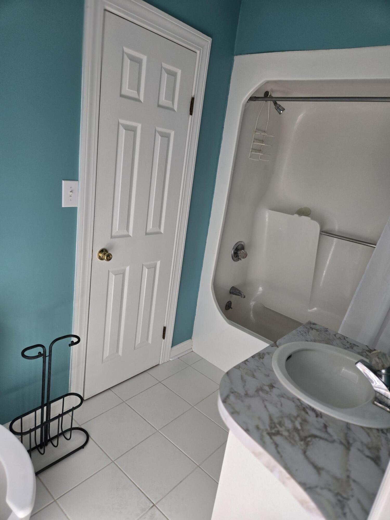 224 Country Club Boulevard St. George, SC 29477 - Photo 17 of 19 CC Jack N Jill Bathroom