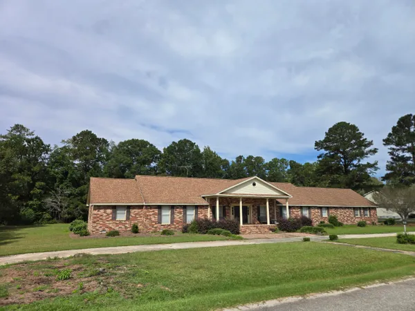 $649,000 | 224 Country Club Boulevard, St. George, SC 29477
