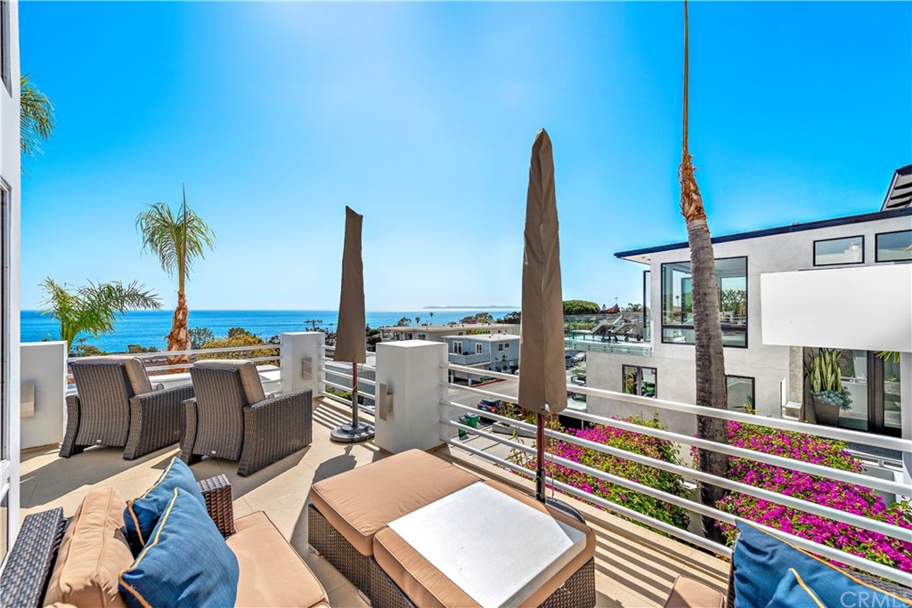 818 Hillcrest Drive Laguna Beach, CA 92651 - Photo 12 of 43 side deck.