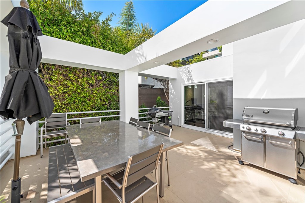 818 Hillcrest Drive Laguna Beach, CA 92651 - Photo 22 of 43 Quartzite large table.