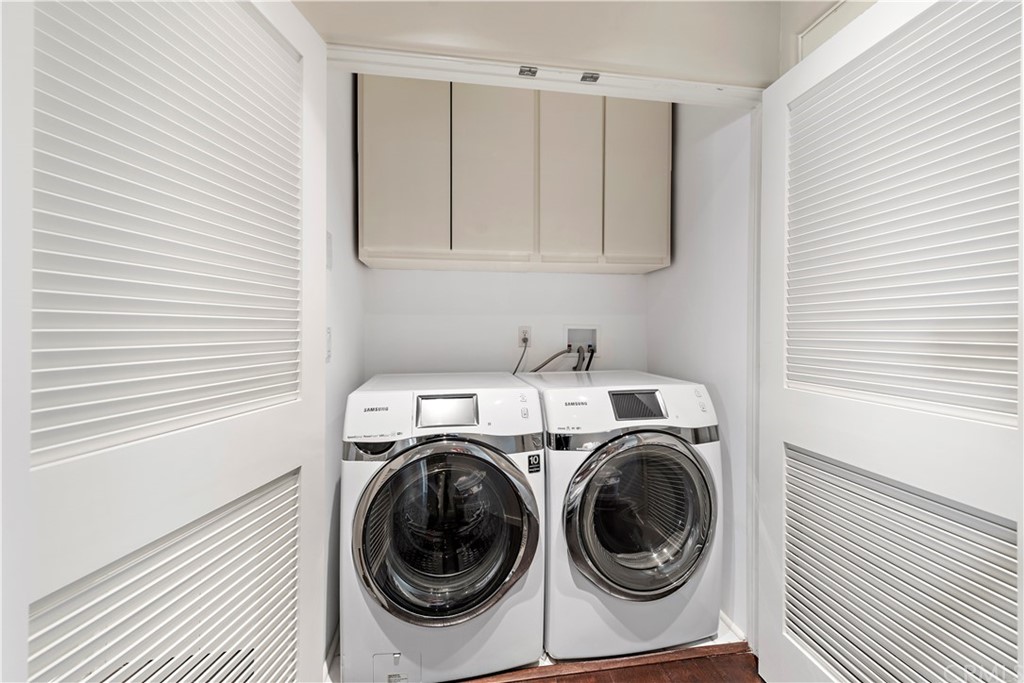 818 Hillcrest Drive Laguna Beach, CA 92651 - Photo 30 of 43 Laundry