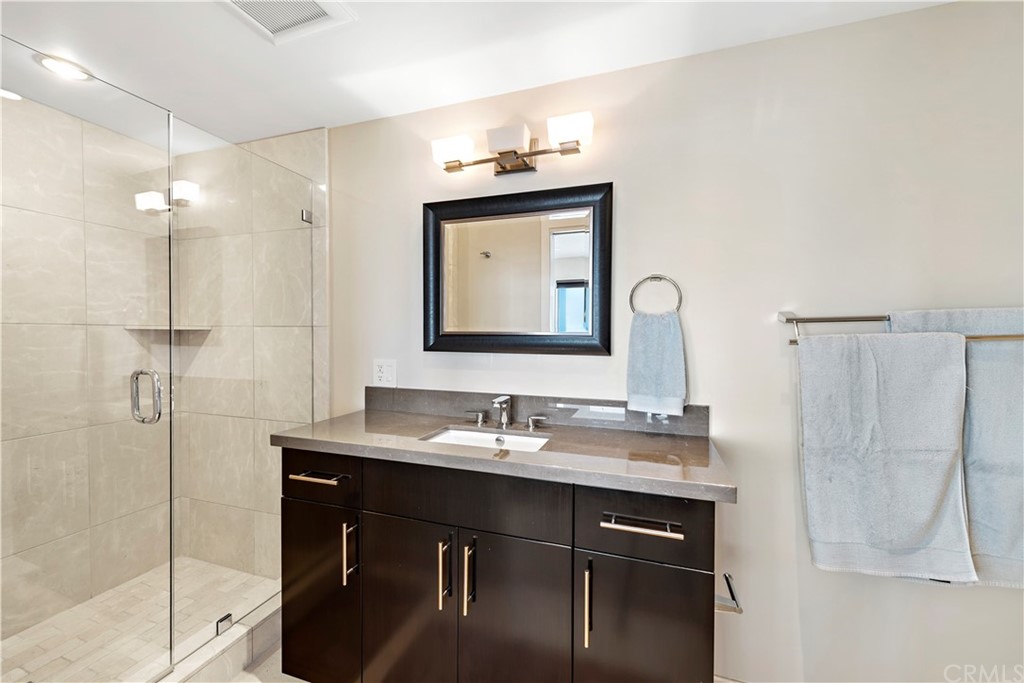 818 Hillcrest Drive Laguna Beach, CA 92651 - Photo 34 of 43 Bathroom for bedroom two.