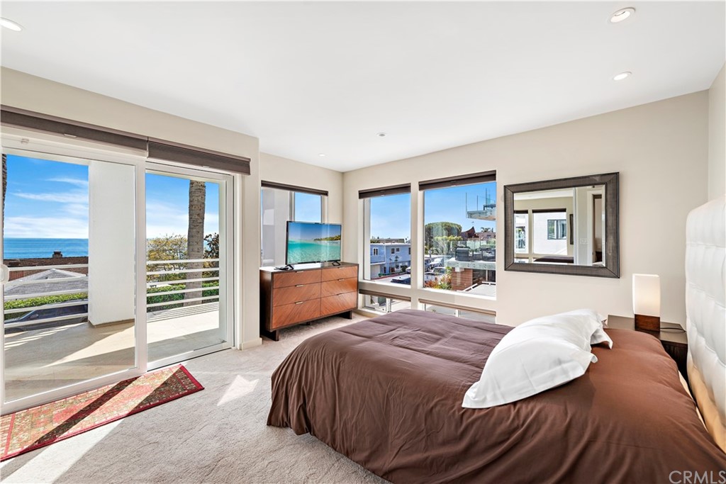 818 Hillcrest Drive Laguna Beach, CA 92651 - Photo 35 of 43 Bedroom three with slider leading to lower deck.