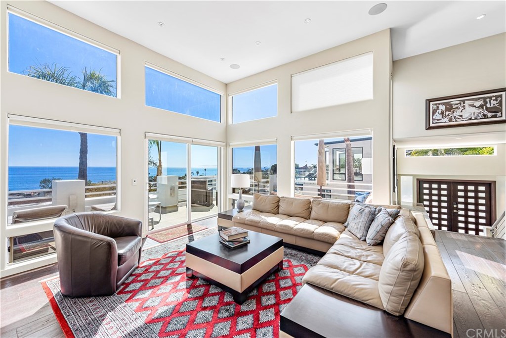 818 Hillcrest Drive Laguna Beach, CA 92651 - Photo 8 of 43 View