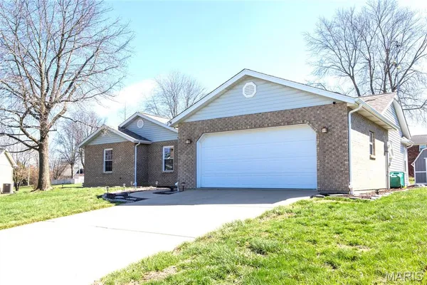 $290,000 | 320 Harvest Street, Millstadt, IL 62260