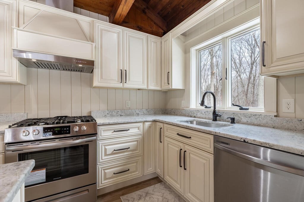 33 Glendale Road Boxford, MA 01921 - Photo 7 of 39