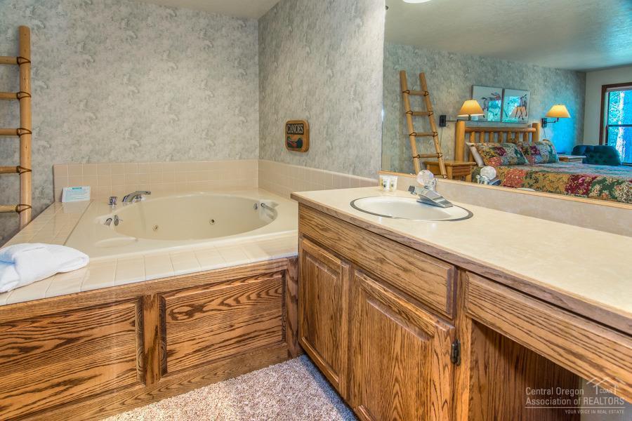 57328 Beaver Ridge Loop, Unit 13B Sunriver, OR 97707 - Photo 16 of 20 Additional Photo