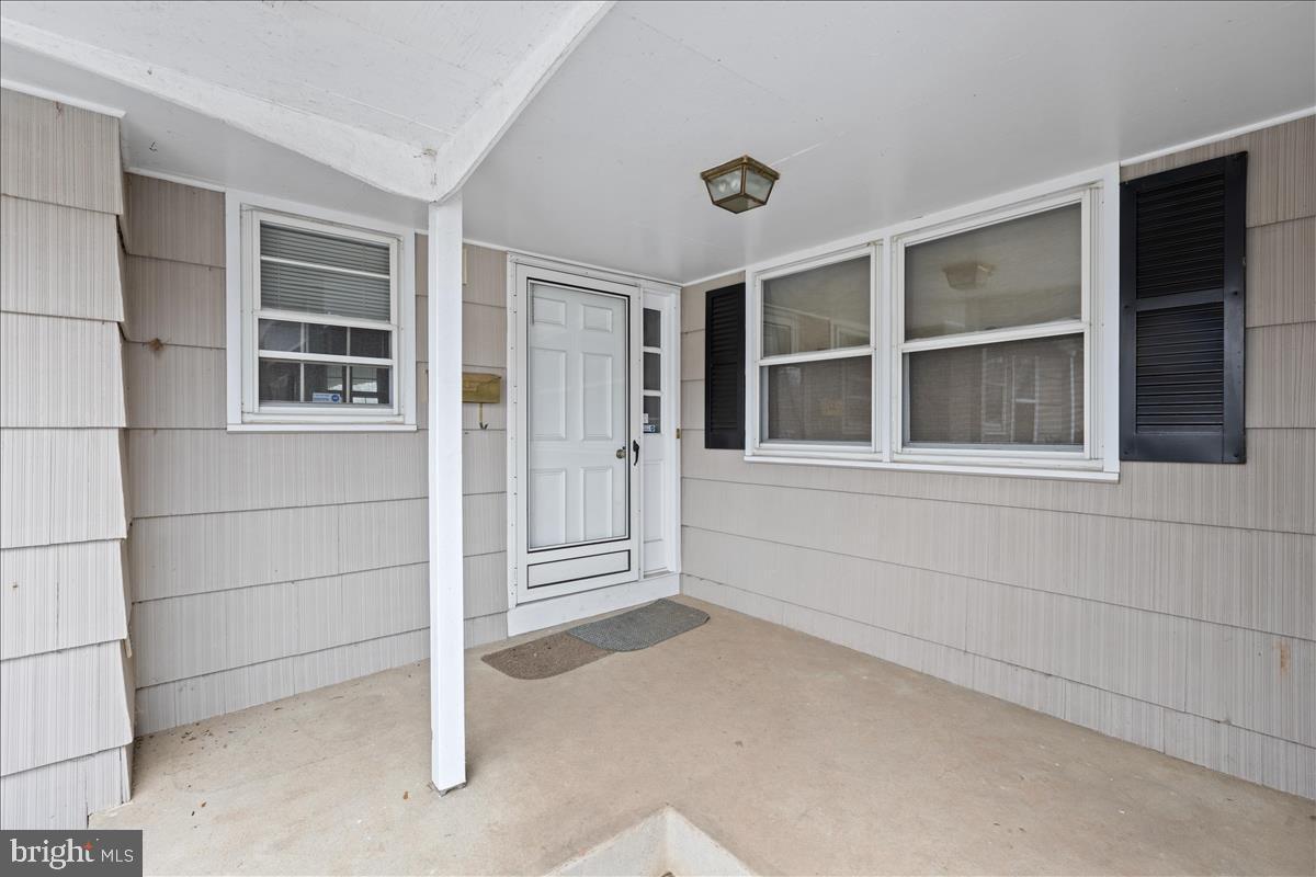 32 Crown Road Ewing, NJ 08638 - Photo 4 of 19