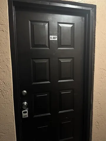 $3,250 | 9055 Wiles Road, Unit 307, Coral Springs, FL 33067