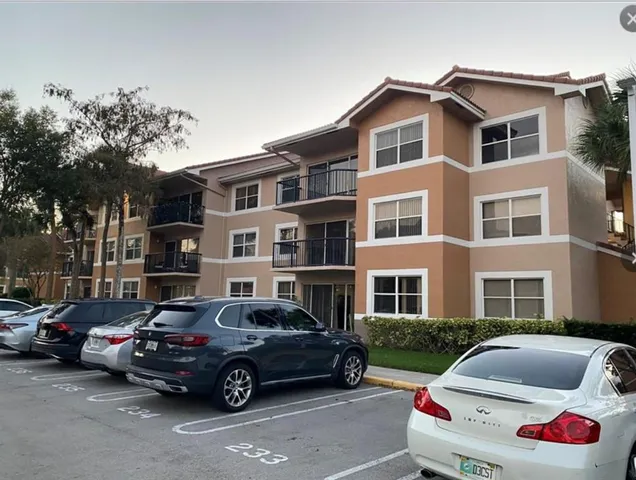 $3,250 | 9055 Wiles Road, Unit 307, Coral Springs, FL 33067